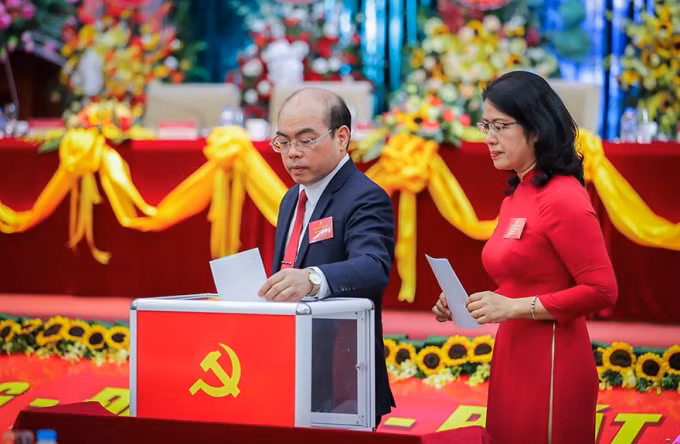 Các đại biểu sáng suốt lựa chọn những đại biểu ưu tú tham gia Ban Chấp hành Đảng bộ Agribank.