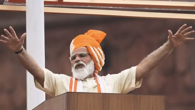 Thủ tướng Narendra Modi phát biểu trong lễ kỷ niệm quốc khánh Ấn Độ - Ảnh: Reuters