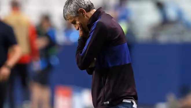 HLV Quique Setien sẽ phải rời Camp Nou. Ảnh: internet.