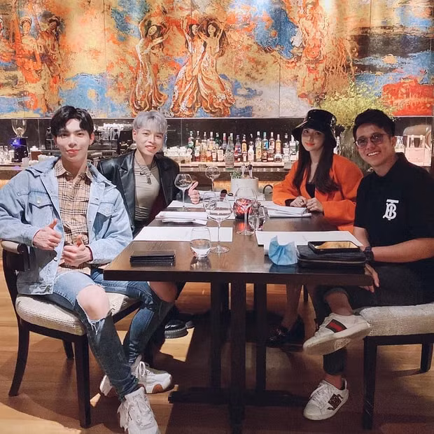Hương Giang công khai chuyện tình cảm với chàng giám đốc người Singapore Matt Liu sau chương trình “Người ấy là ai” đã trở thành tâm điểm của công chúng.