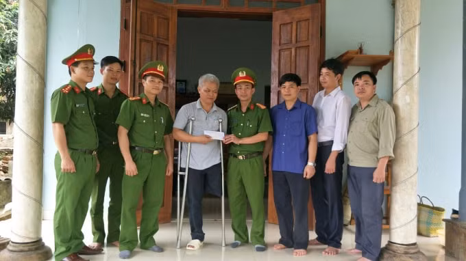Ngoài công tác chuyên môn, cán bộ Phòng Kỹ thuật hình sự Công an tỉnh Thanh Hoá còn quan tâm tới các hoạt động an sinh xã hội