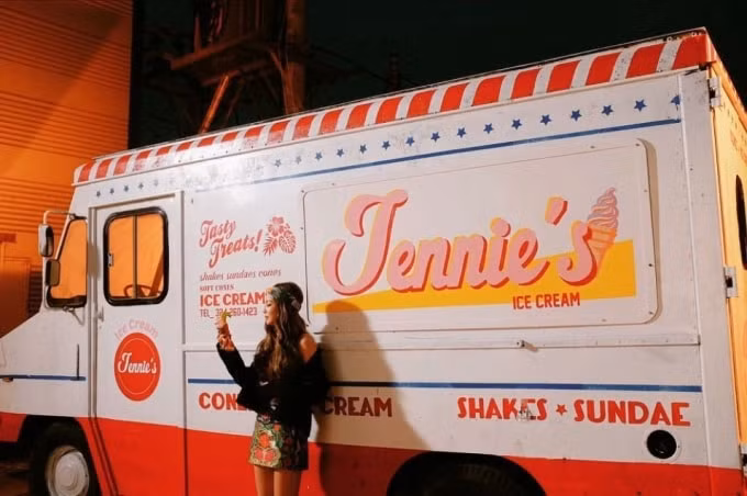 Chiếc xe tải khá giống với xe kem của Jennie (Ảnh: Twitter).