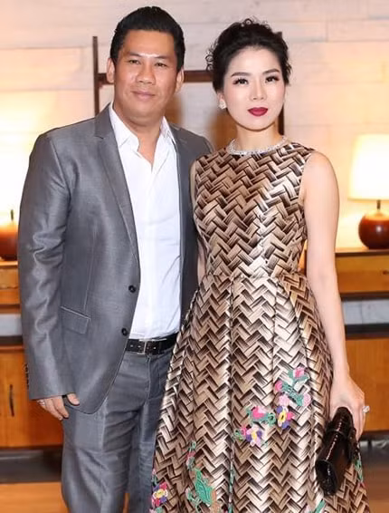 Lệ Quyên và ông xã vướng nghi vấn hôn nhân trục trặc sau 10 năm sống chung.