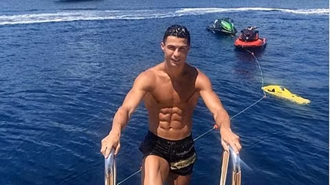 Thân hình của Ronaldo thế này thì ai mà bì kịp. Ảnh: internet.