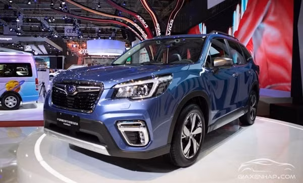 Subaru Forester được nhập khẩu nguyên chiếc từ Thái Lan với 3 phiên bản 2.0i-L, 2.0i-S và 2.0i-S EyeSight