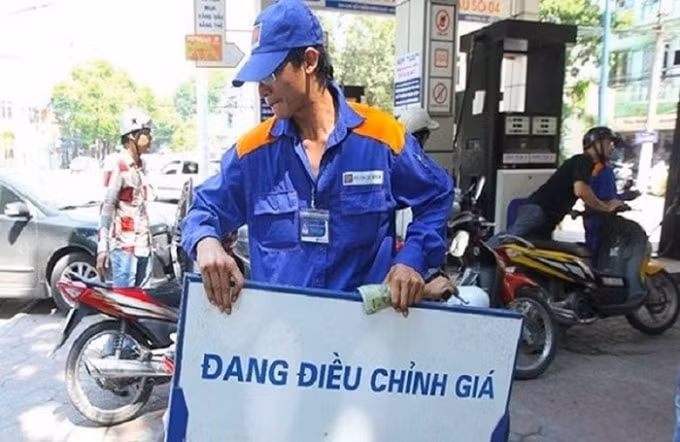 Giá xăng dầu ngày mai sẽ giảm sau 5 lần tăng liên tiếp? Ảnh: TL.