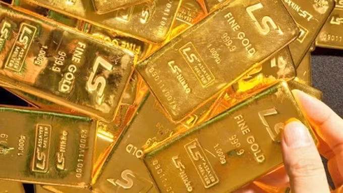 Vàng trong nước tiếp tục lao dốc trái chiều thế giới. Ảnh minh họa.