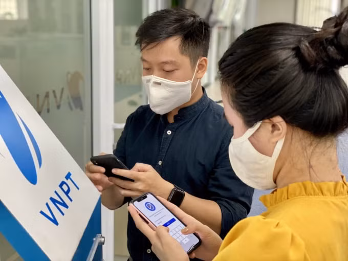 VinaPhone tặng data khuyến khích khách hàng tải Bluezone.