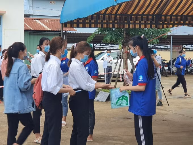 Các thí sinh thi tốt nghiệp THPT 2020. Ảnh: TL.
