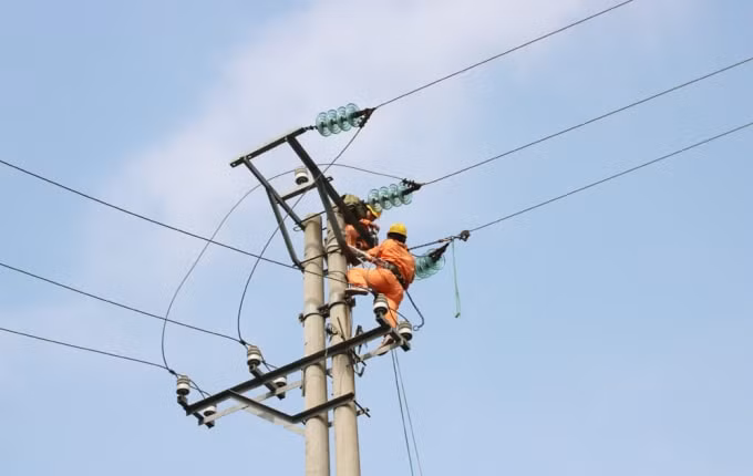 Công ty Điện lực Hà Đông nỗ lực thực hiện nhiều giải pháp đồng bộ, đáp ứng nhu cầu ngày càng cao của khách hàng.