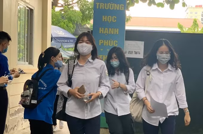 Nhiều câu hỏi của đề Tiếng Anh khiến học sinh kêu quá khó (ảnh Trinh Phúc).