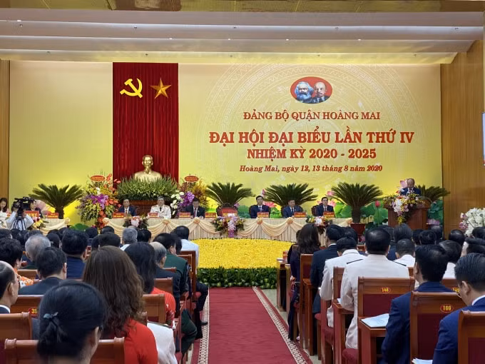 Đại hội Đại biểu Đảng bộ quận Hoàng Mai lần thứ IV. Ảnh: Hữu Phương