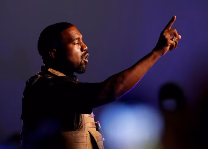 Kanye West trong buổi vận động tranh cử đầu tiên của mình. Ảnh: Reuters