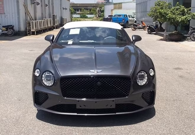 Hình ảnh xe Bentley Continental GT V8 siêu phẩm đầu tiên về Việt Nam. Ảnh: internet.