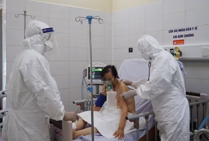Sự chu đáo của các bác sĩ mang lại niềm tin lớn cho bệnh nhân (ảnh TL).