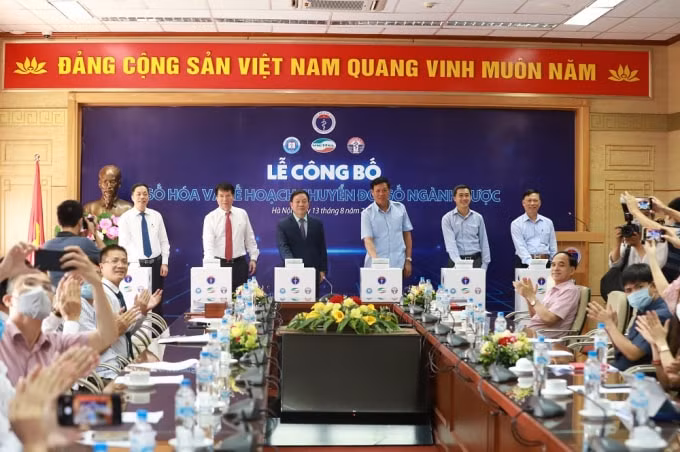 Việc áp dụng công nghệ thông tin vào quản lý và phát triển ngành Dược là xu thế tất yếu (ảnh TL).