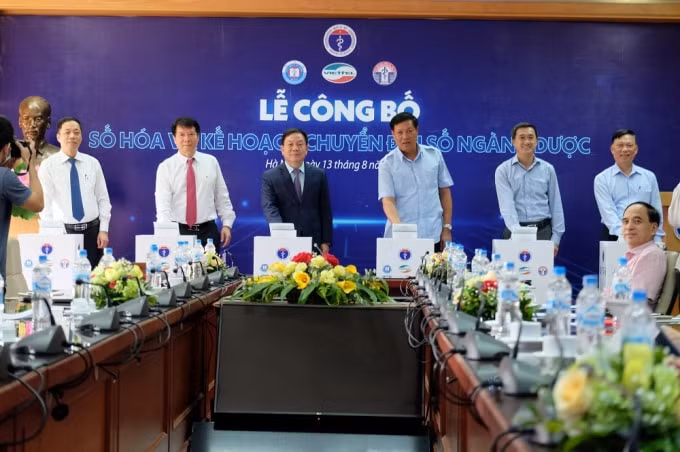Lễ công bố số hóa và kế hoạch chuyển đổi số ngành dược đánh dấu bước tiến lớn trong ứng dụng công nghệ thông tin vào công tác quản lý, phát triển ngành dược (ảnh Trinh Phúc).