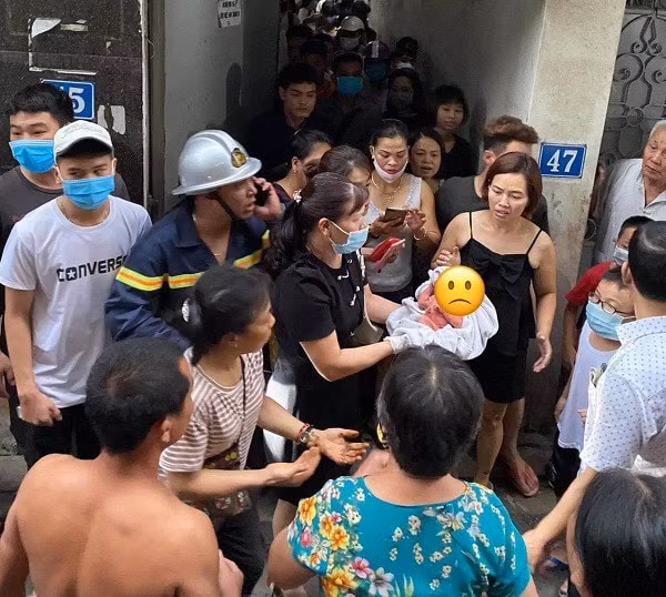 BÉ SƠ SINH BỊ BỎ RƠI