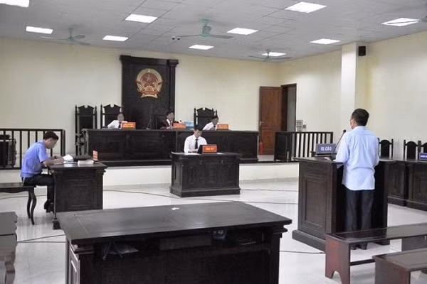 Phiên tòa sơ thẩm xét xử bị cáo Nguyễn Ngọc Đính