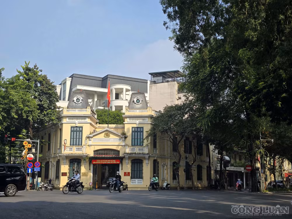 clo_br_4a0b1c04314ab114e85b.jpg