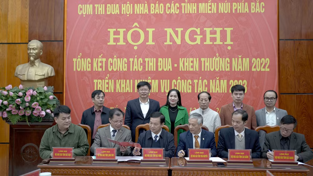 tong ket cong tac thi dua khen thuong cum thi dua hoi nha bao cac tinh mien nui phia bac hinh 1