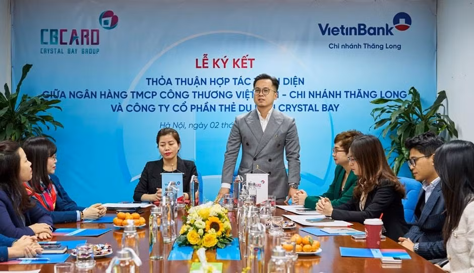 le ky ket hop tac toan dien giua crystal bay card vietinbank chi nhanh thang long hinh 2