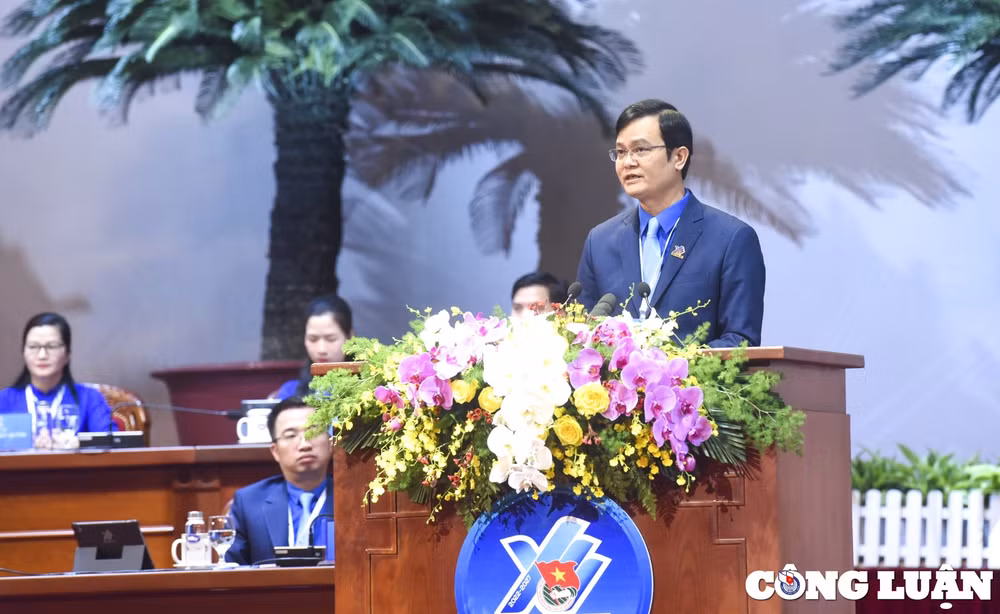 toan canh ngay thu 2 cua dai hoi doan toan quoc lan thu xii hinh 2