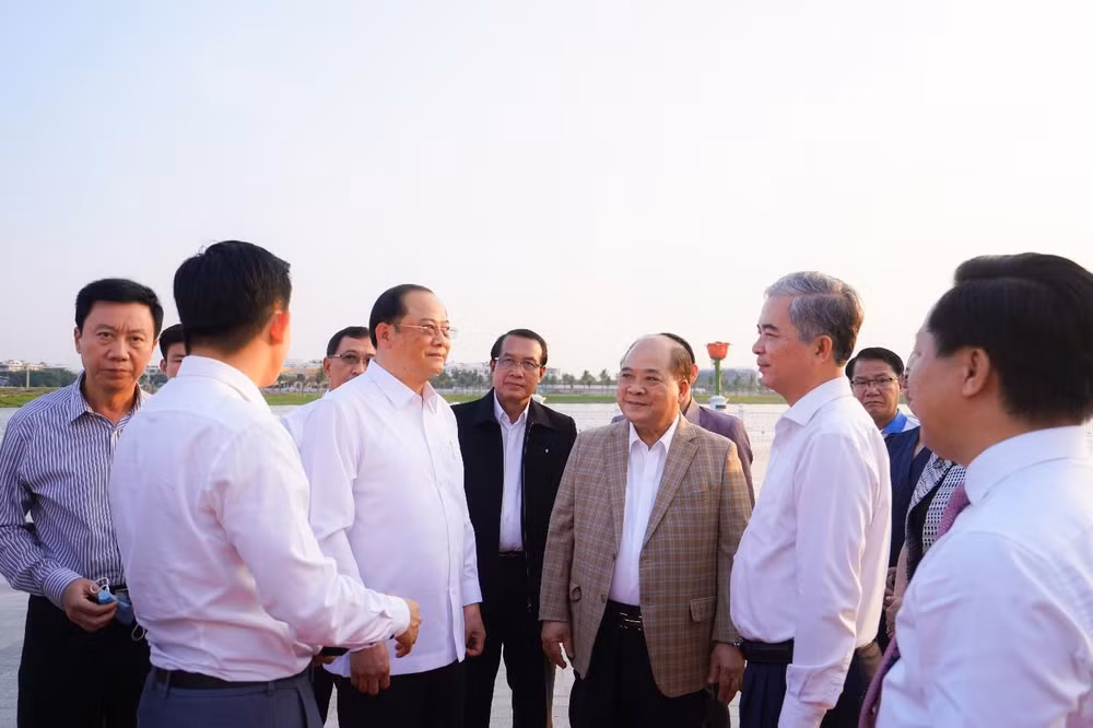 pho thu tuong lao cung lanh dao ubnd tphcm tham va lam viec tai van phuc city hinh 4