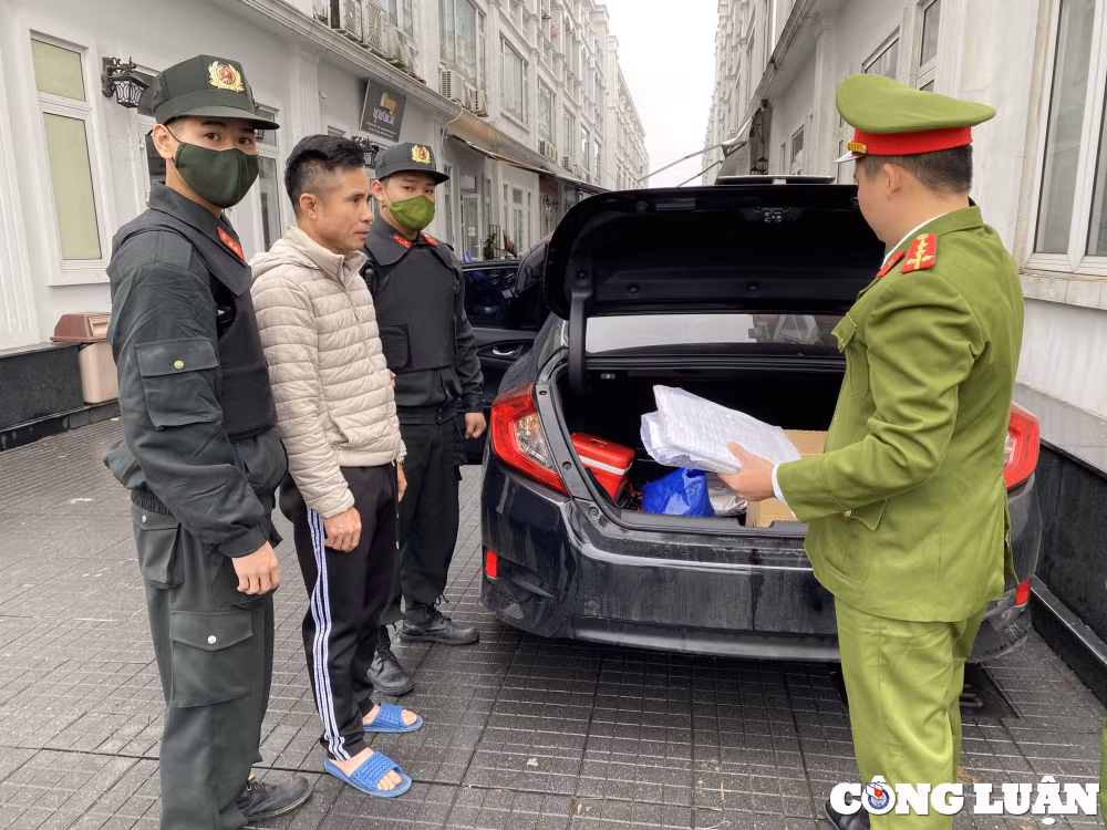 cong an tinh thua thien hue tiep tuc bat giu 3 doi tuong buon ban ma tuy hinh 1