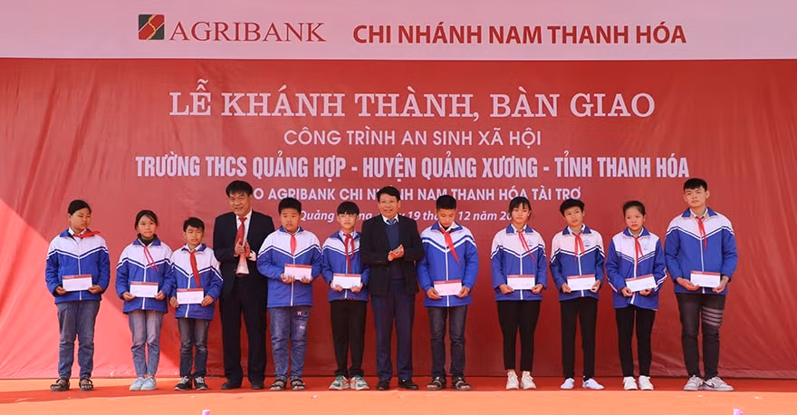 agribank tai tro 100 kinh phi xay dung truong thcs quang hop quang xuong thanh hoa hinh 5
