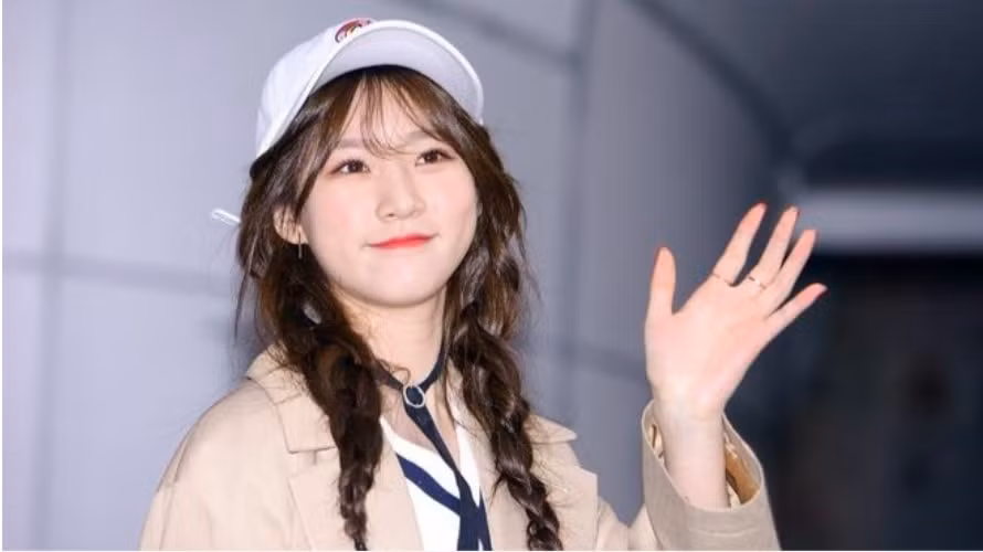 nu dien vien kim sae ron bi truy to hinh 1