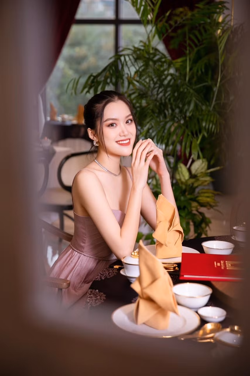 phan phuong oanh ung cu vien sang gia tai dau truong sac dep hoa hau viet nam 2022 hinh 9