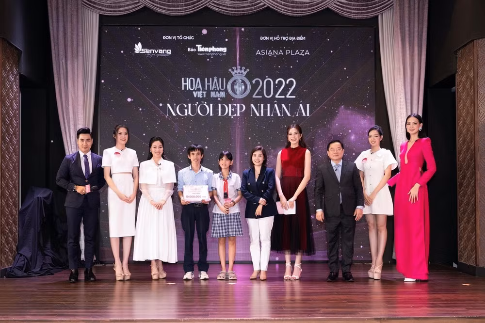 phan phuong oanh ung cu vien sang gia tai dau truong sac dep hoa hau viet nam 2022 hinh 2
