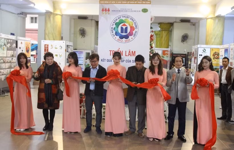 hon 1000 sinh vien my thuat duoc dao tao o truong dh kinh doanh va cong nghe ha noi hinh 3