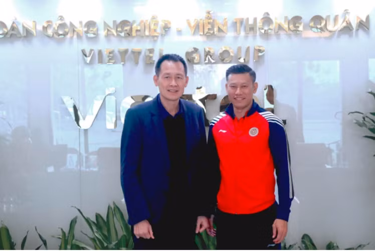 hlv thach bao khanh ngoi ghe nong viettel fc o mua giai moi hinh 2