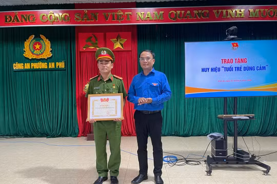 Gia Lai: Trao tặng Bằng khen cho Đại úy Công an phường cứu sống 2 bé trai bị đuối nước