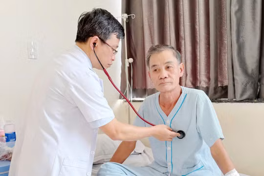 Gia Lai: CSGT dẫn đường đưa bệnh nhân bị nhồi máu cơ tim đến bệnh viện cấp cứu