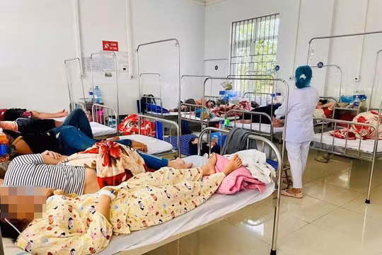 Gia Lai: 78 người nhập viện sau khi ăn bánh mì