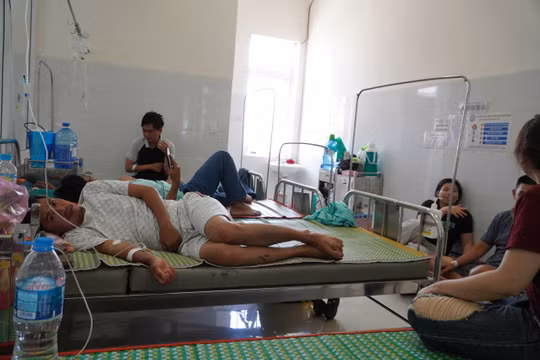Gia Lai: 39 người nhập viện sau khi ăn bánh mì