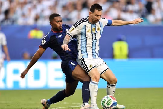 Argentina nhọc nhằn khuất phục 'ngựa ô' Cape Verde sau 120 phút nghẹt thở