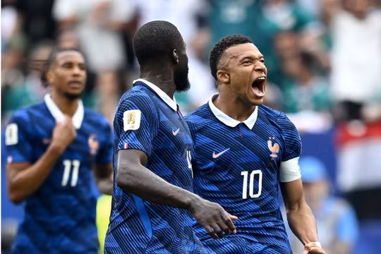 Mbappe lập cú đúp, quyết đua với Messi và giúp Pháp giành vé sớm