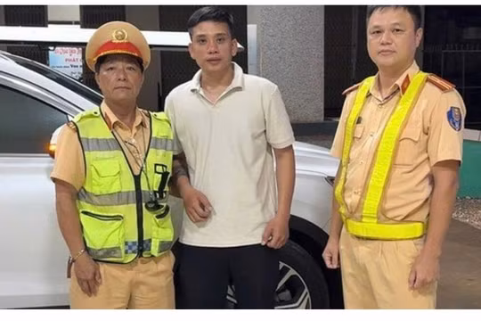 Cảnh sát giao thông Gia Lai dẫn đường, kịp thời đưa cháu bé 8 ngày tuổi đến bệnh viện cấp cứu