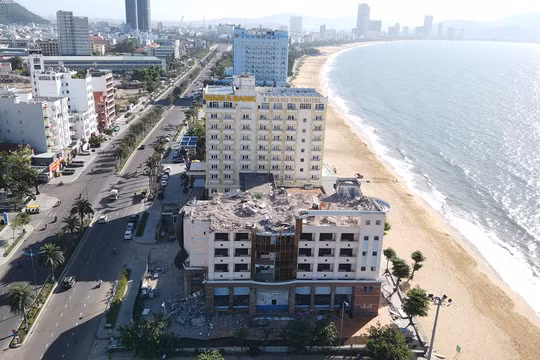 Gia Lai: Tháo dỡ khách sạn ven biển Quy Nhơn gây cản trở tầm nhìn