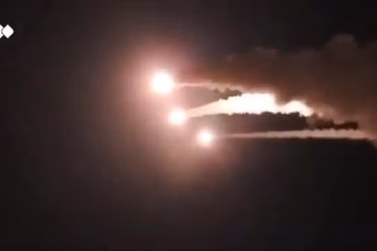 Iran phóng 10 tên lửa đạn đạo và 86 quả rocket về phía Israel, chiến sự leo thang nguy hiểm