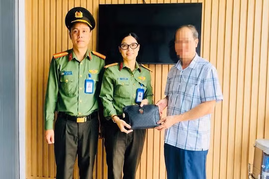 Gia Lai: Một khách hàng bỏ quên hơn 4 tỷ đồng ở Cảng hàng không Pleiku