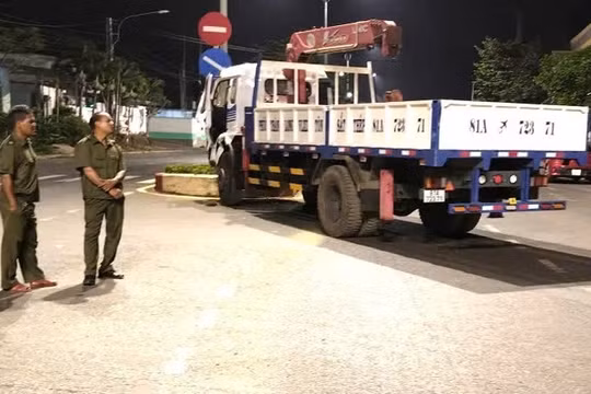 Gia Lai: Xe tải bất ngờ trôi tự do, tài xế bị cuốn vào gầm tử vong