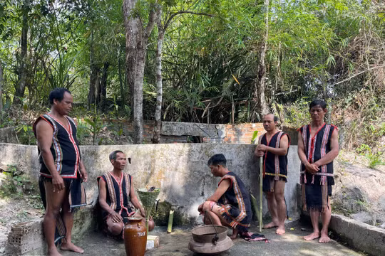 Người Ba Na giữ linh hồn nước thiêng giữa đại ngàn Tây Nguyên