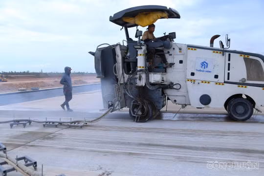 Gia Lai: Hơn 800 công nhân, kỹ sư tăng tốc hoàn thiện sân bay Phù Cát, sẵn sàng đón chuyến bay quốc tế