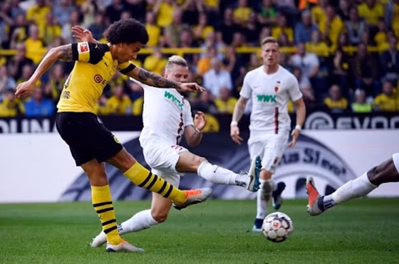 nhan dinh tran augsburg vs dortmund 23h30 ngay 27 2 hinh 1