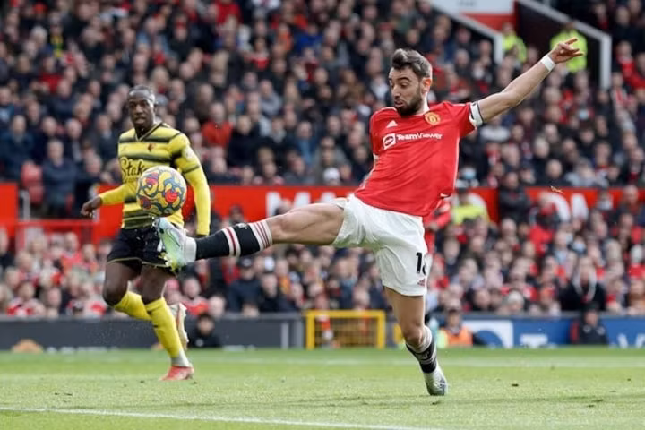 ronaldo tit ngoi man utd hoa that vong voi watford hinh 1